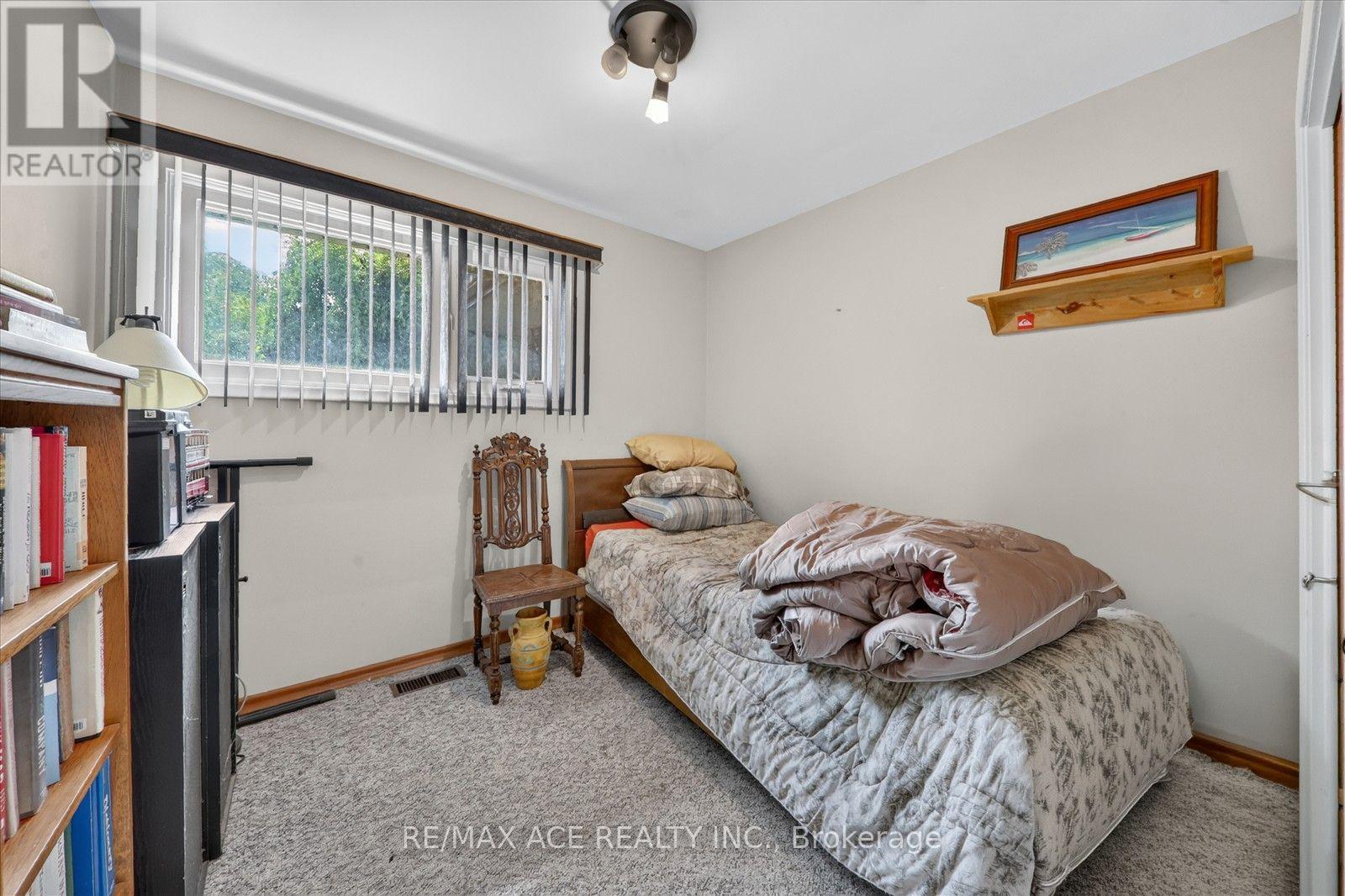 18 HENEAGE STREET - 22