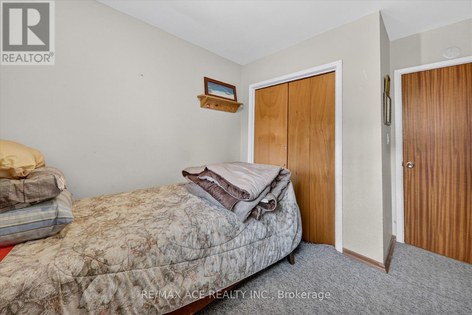 18 HENEAGE STREET - 23