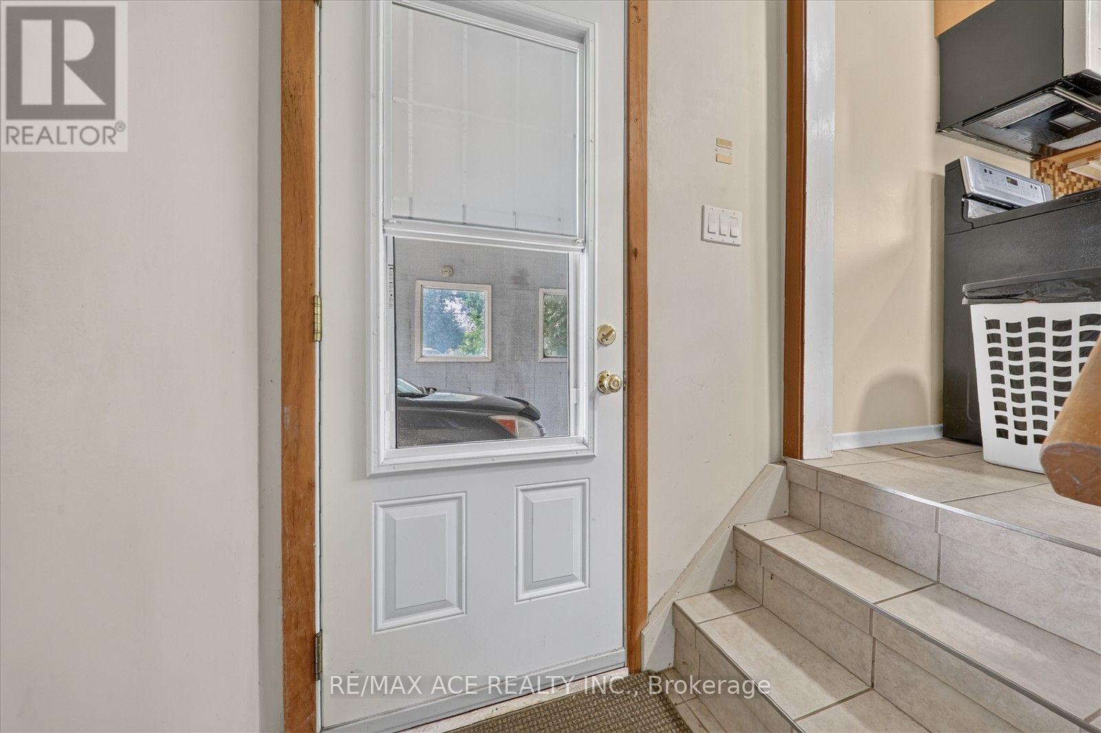 18 HENEAGE STREET - 25