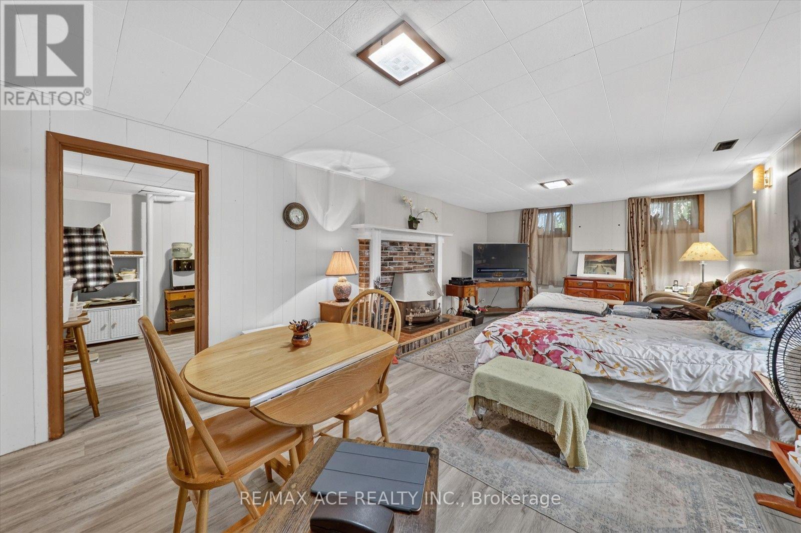 18 HENEAGE STREET - 29