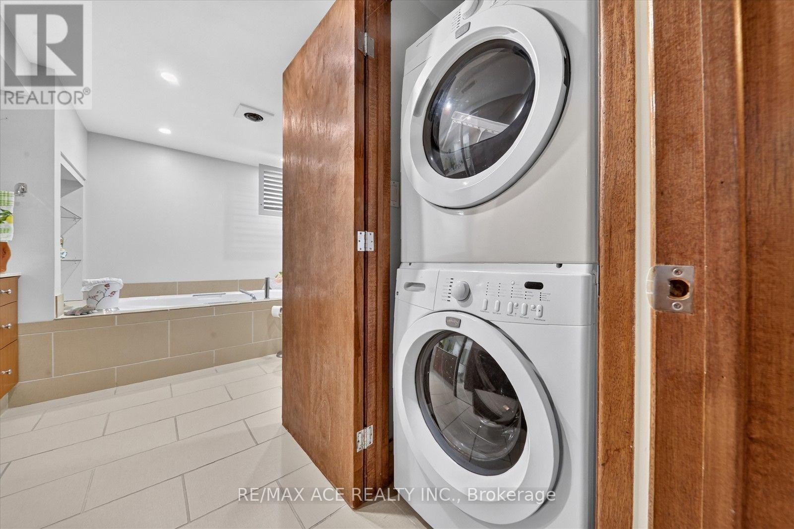 18 HENEAGE STREET - 32