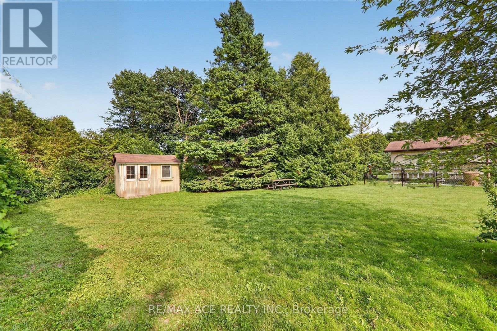 18 HENEAGE STREET - 40