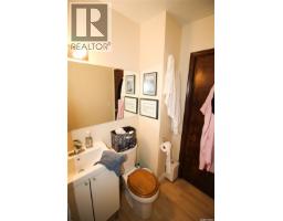 644 1st Street W, Shaunavon, SK S0N2M0 Photo 12