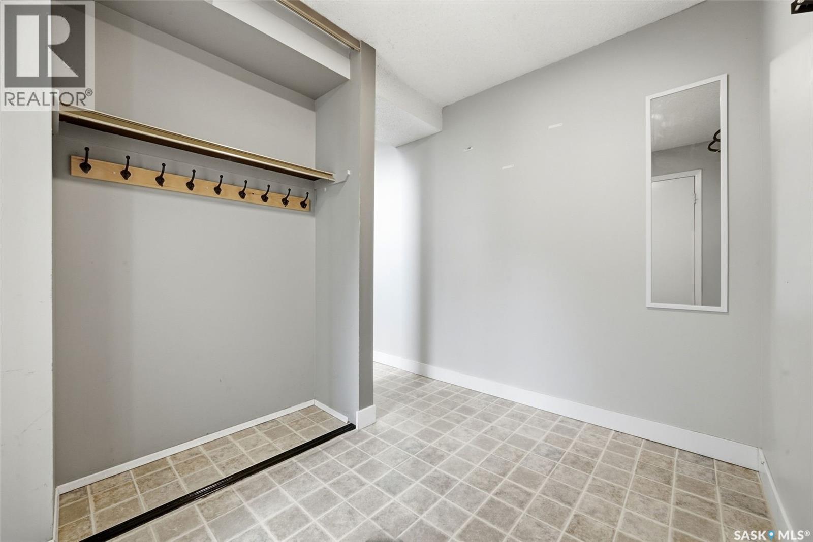 5136 10th AVENUE, Regina — photo 3