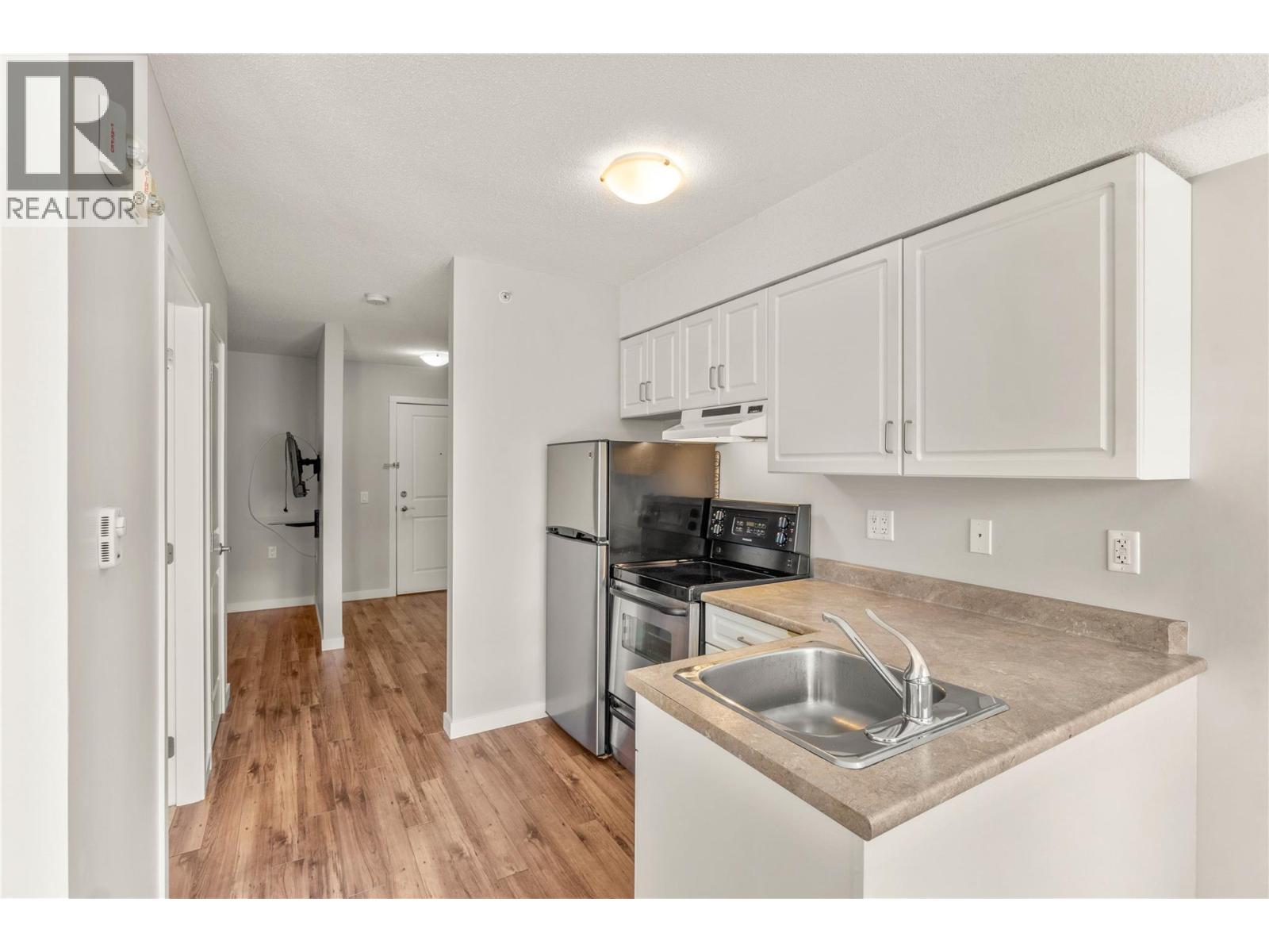 #409 375 Cherry Avenue - 5