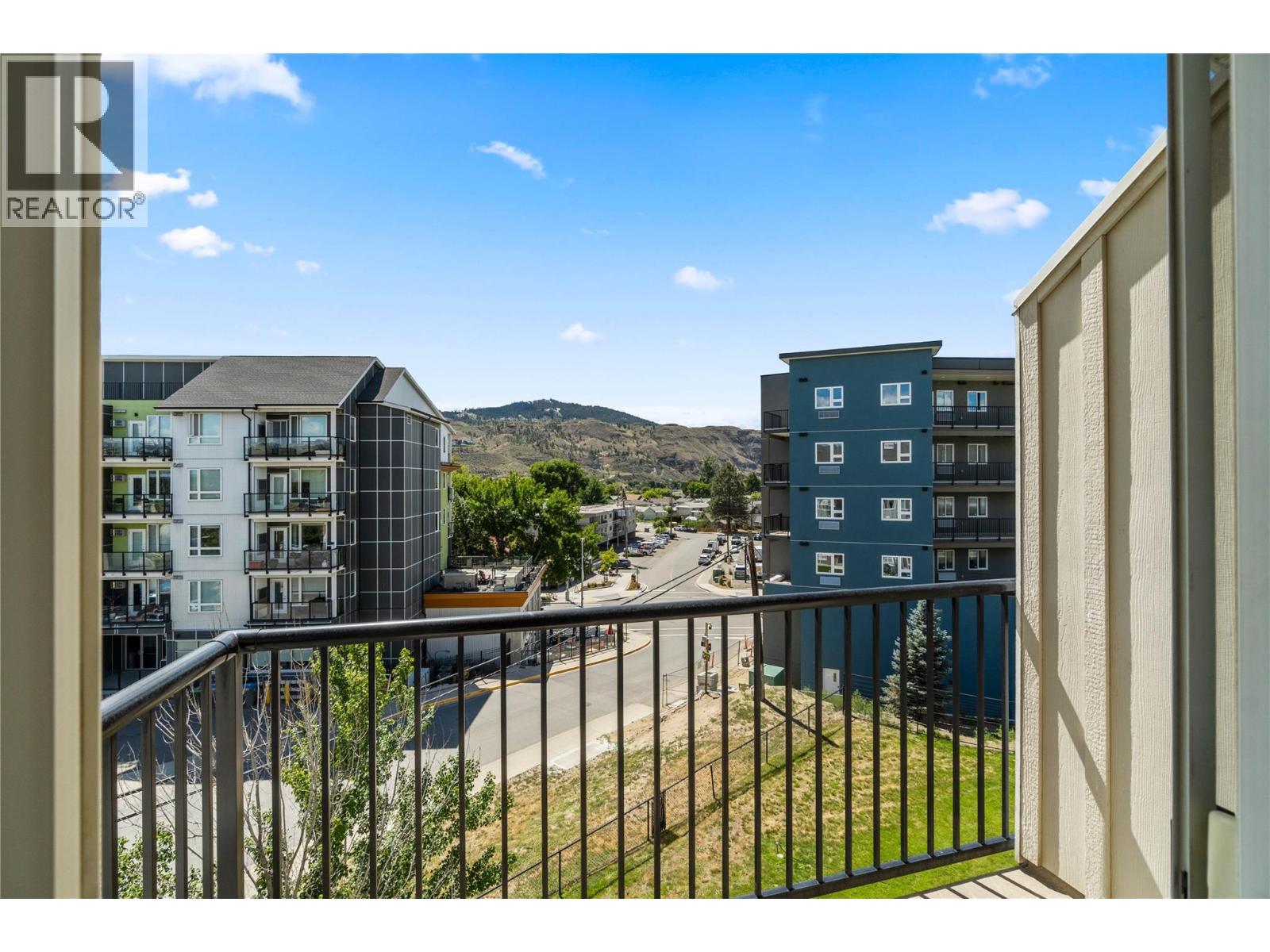 #409 375 Cherry Avenue - 10