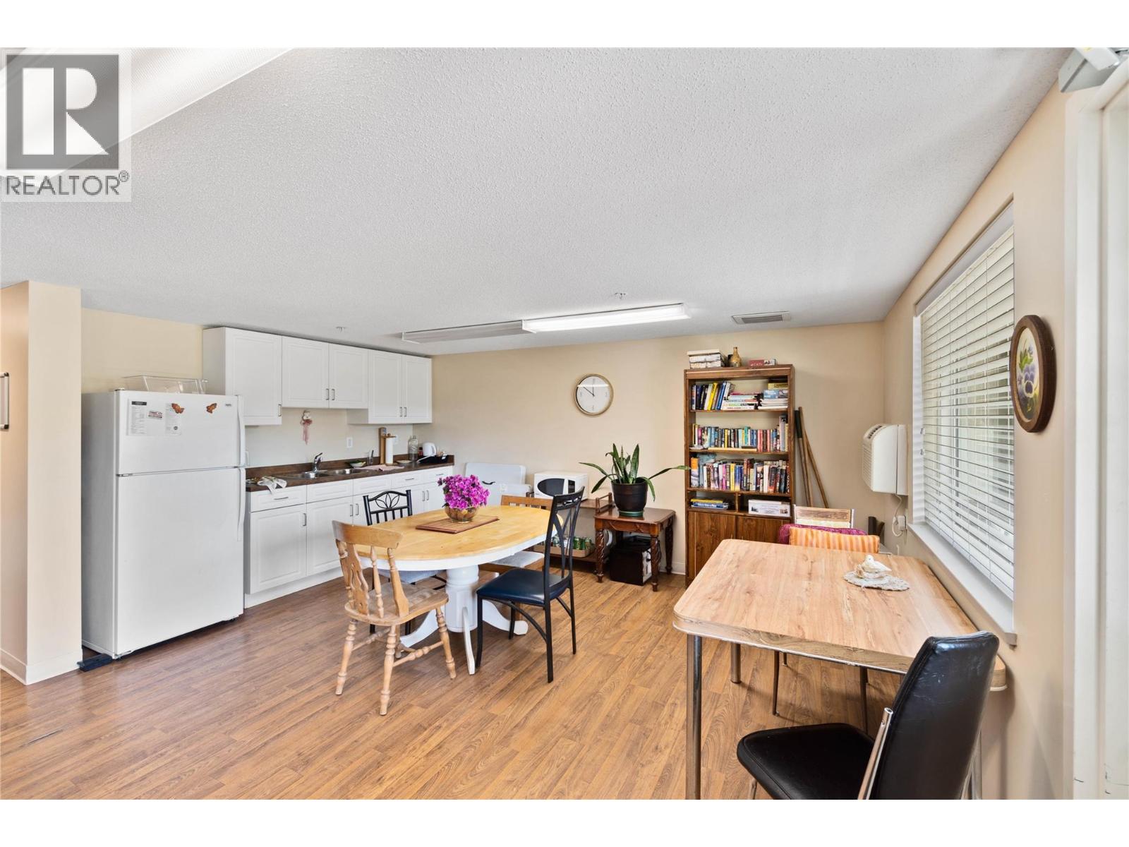 #409 375 Cherry Avenue - Image 29
