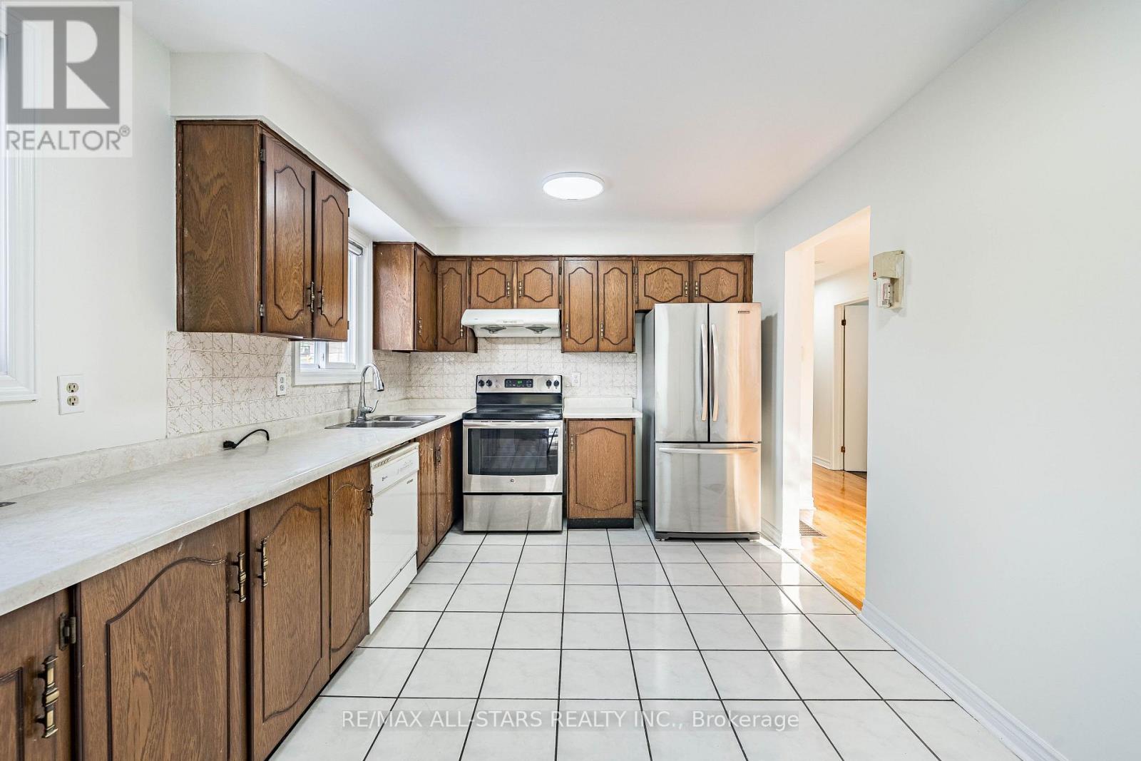 209 APACHE TRAIL - 13