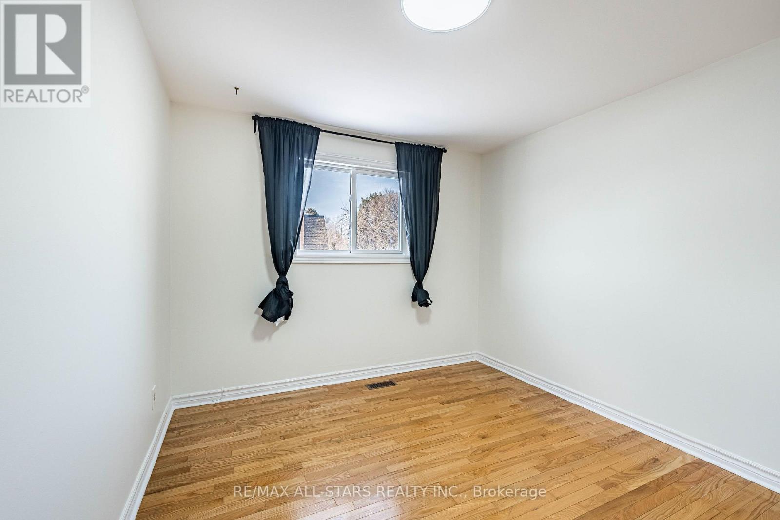 209 APACHE TRAIL - 23