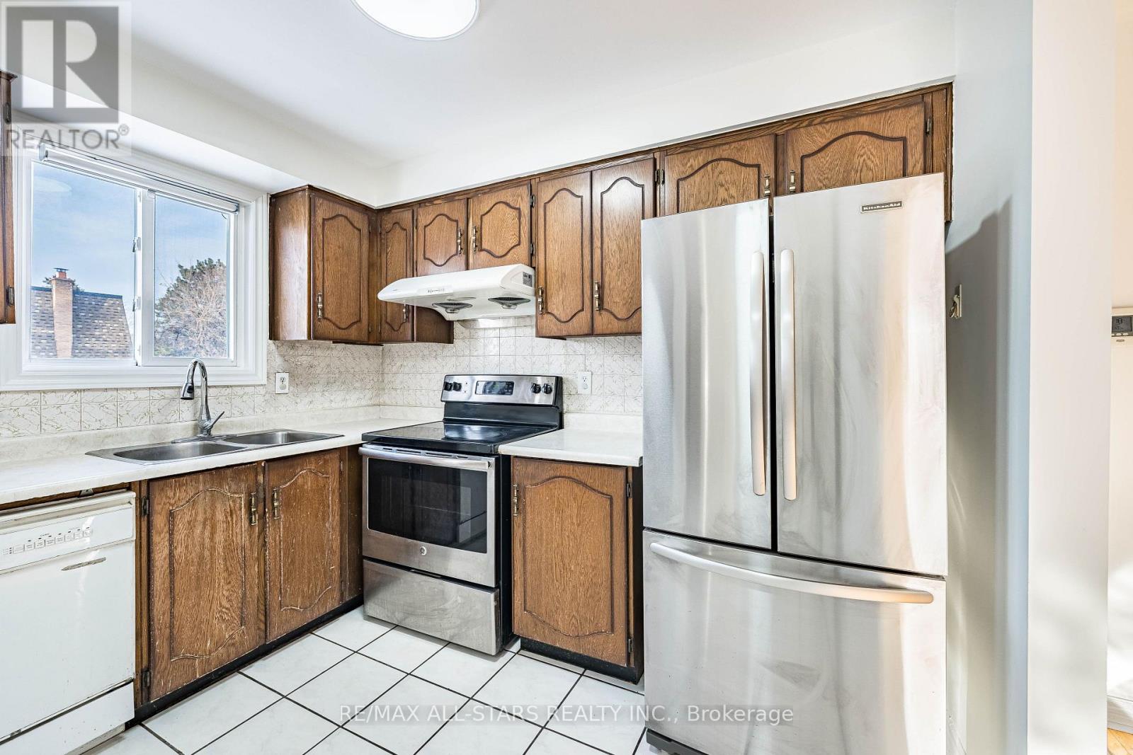 209 APACHE TRAIL - 16