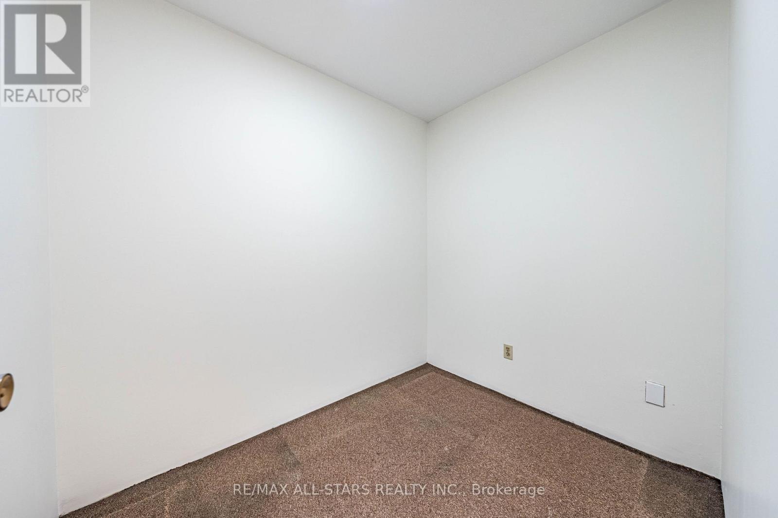 209 APACHE TRAIL - 25