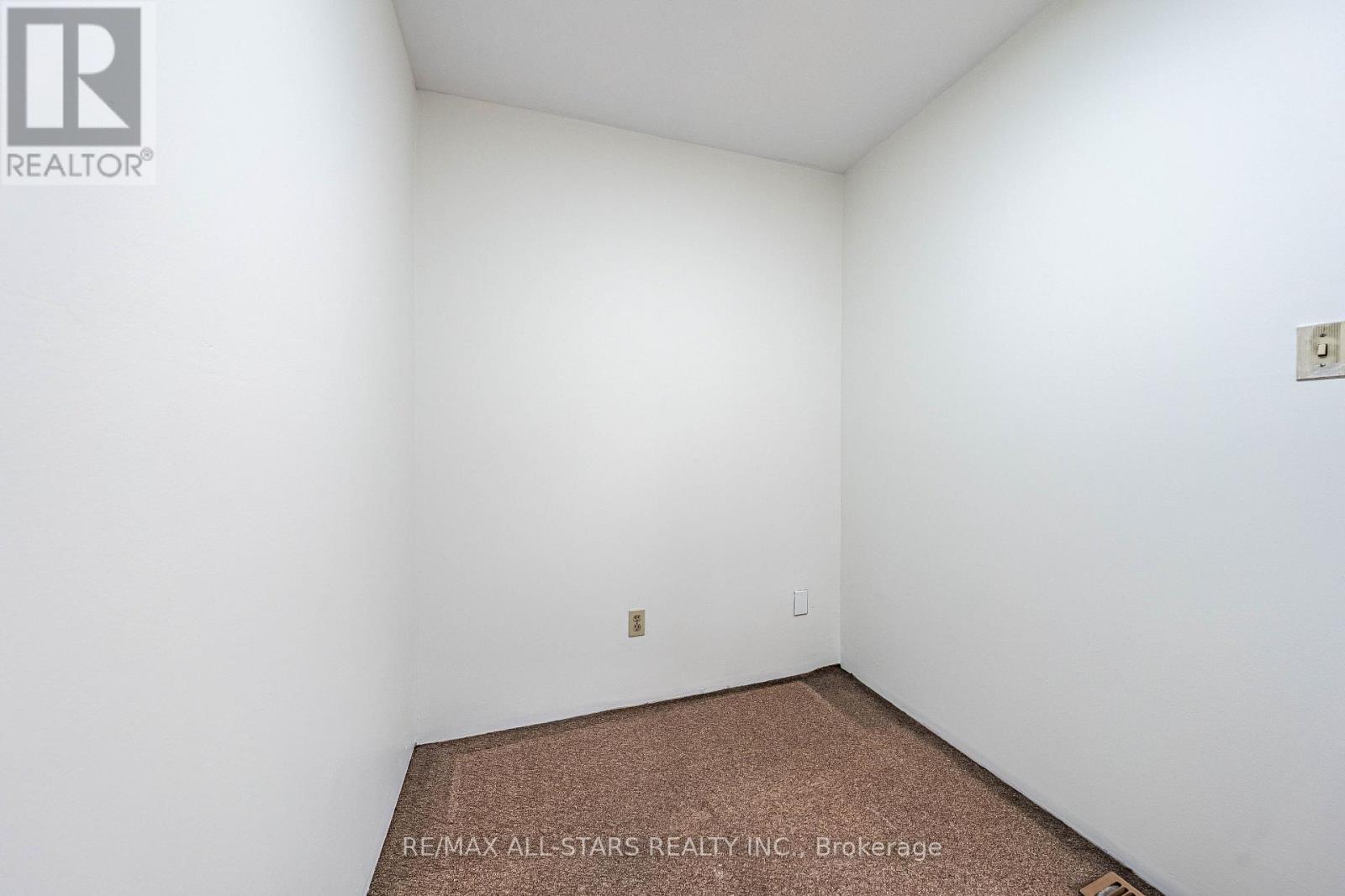 209 APACHE TRAIL - 26