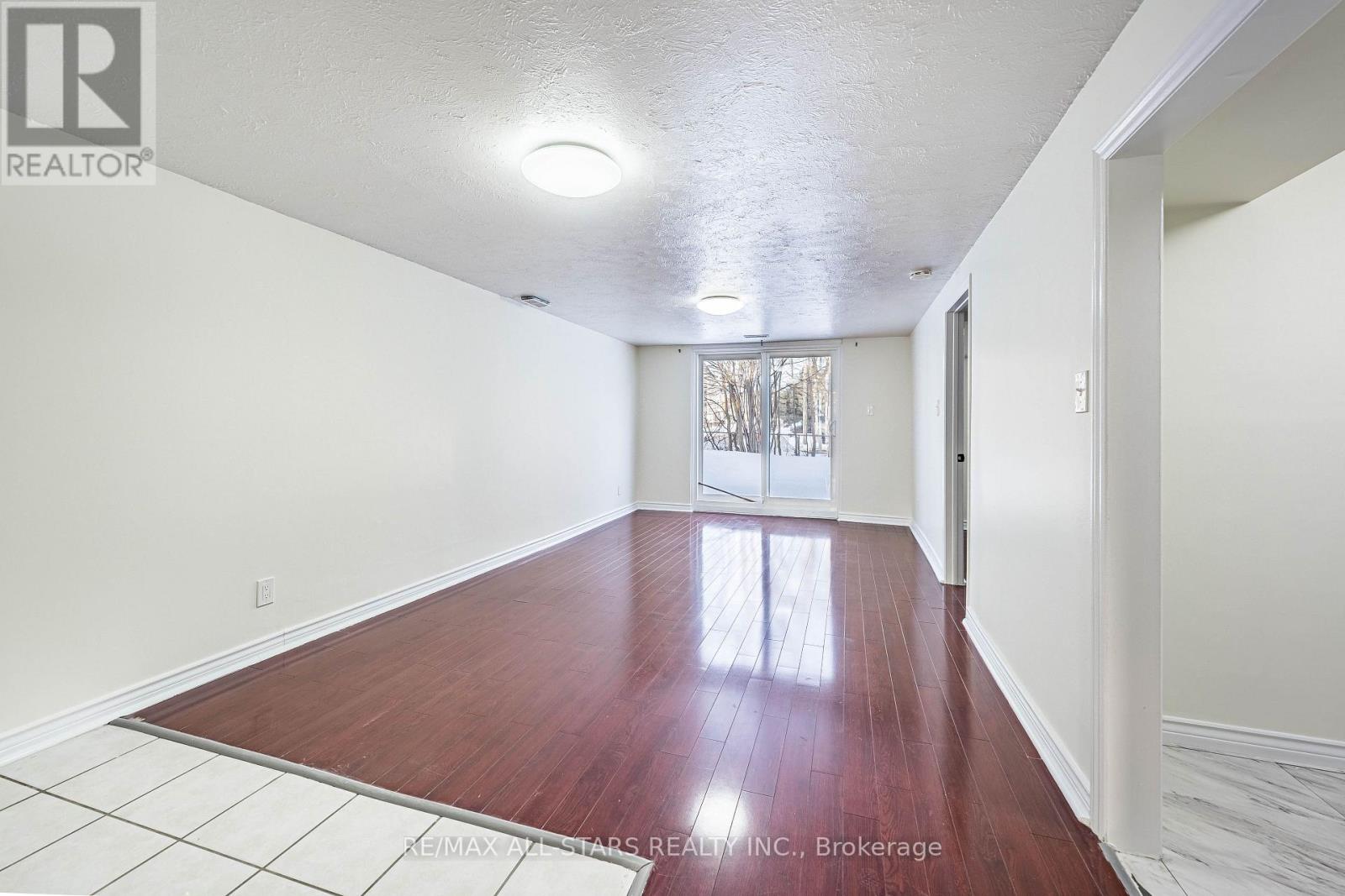 209 APACHE TRAIL - 32
