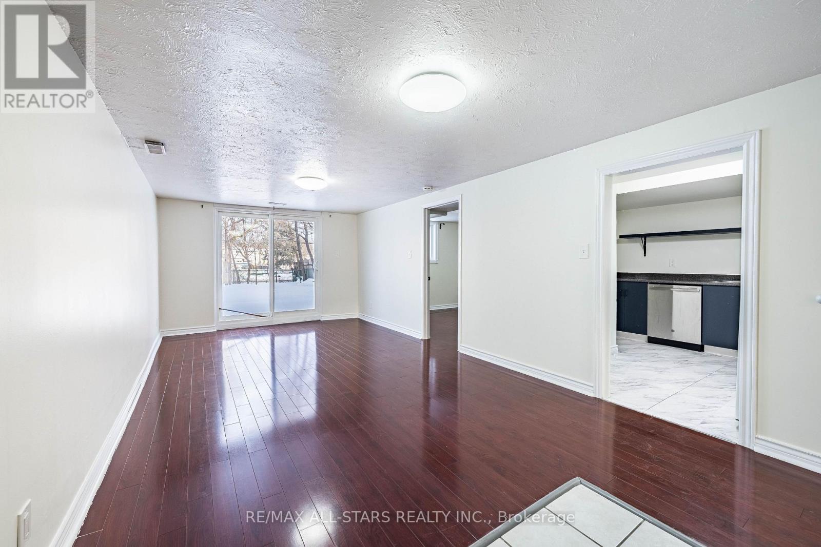 209 APACHE TRAIL - 33