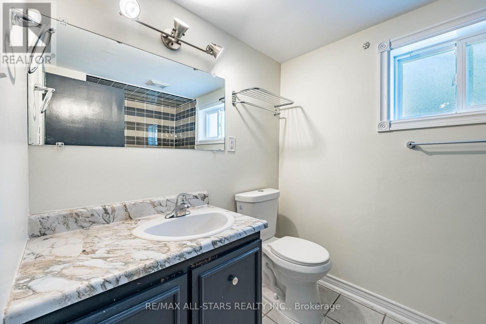 209 APACHE TRAIL - 41