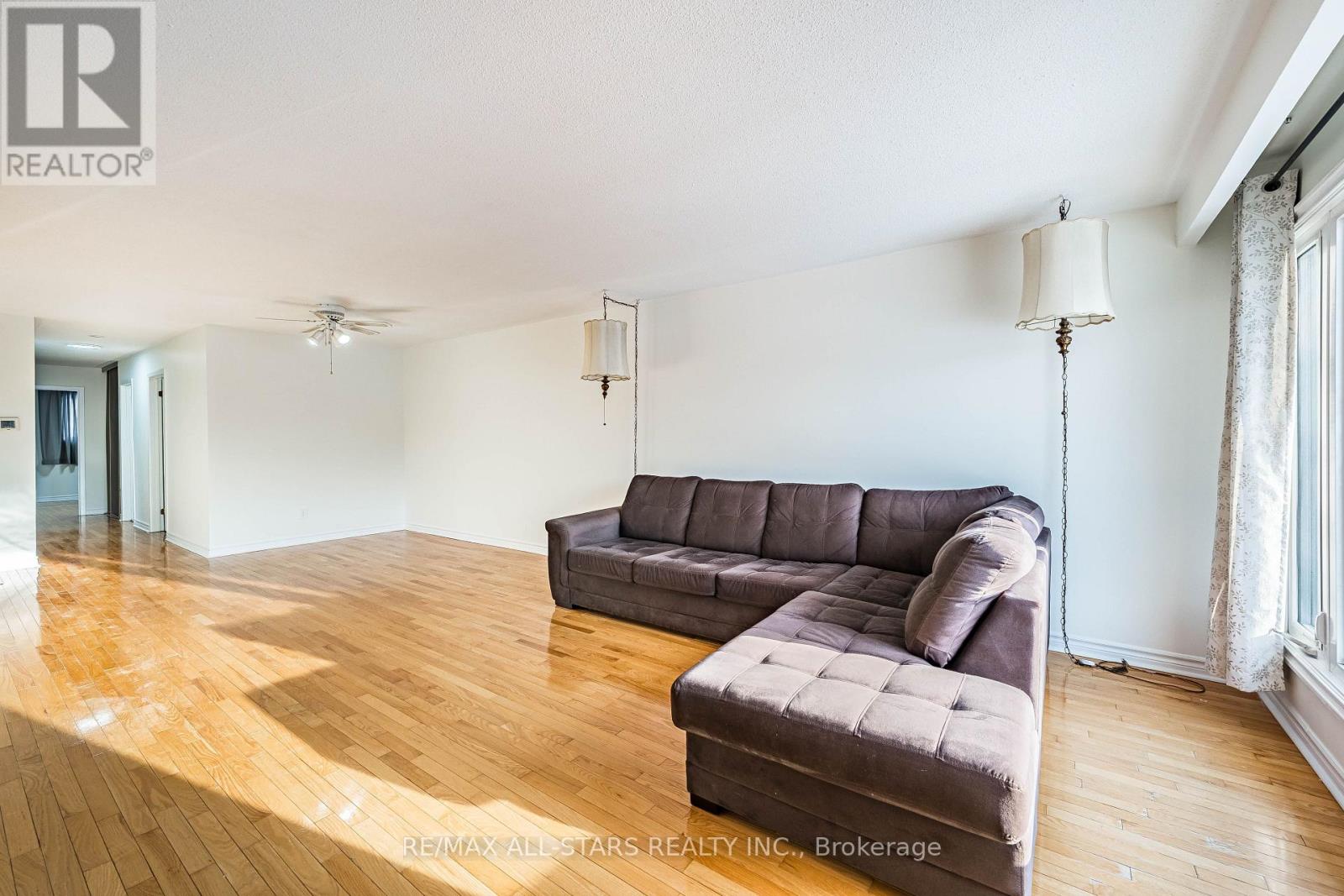 209 APACHE TRAIL - 5