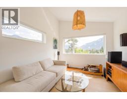 1764 Pinewood Drive, Pemberton, BC V0N2L3 Photo 15