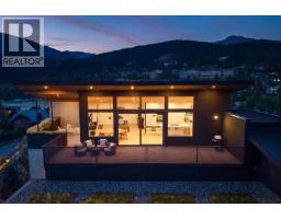1764 Pinewood Drive, Pemberton, BC V0N2L3 Photo 32