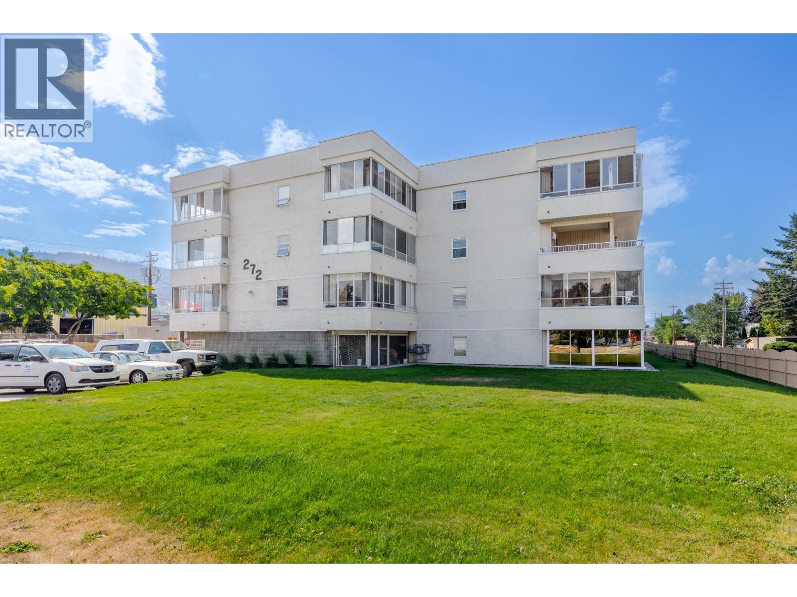 #210 272 GREEN Avenue W - 1