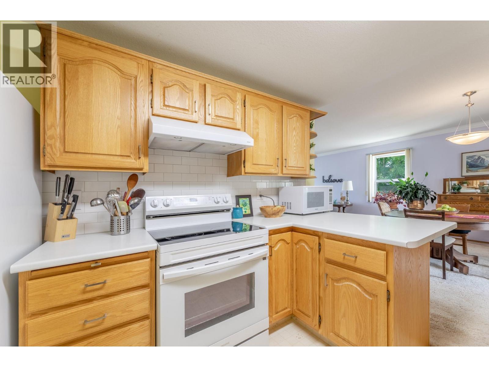 #210 272 GREEN Avenue W - 12