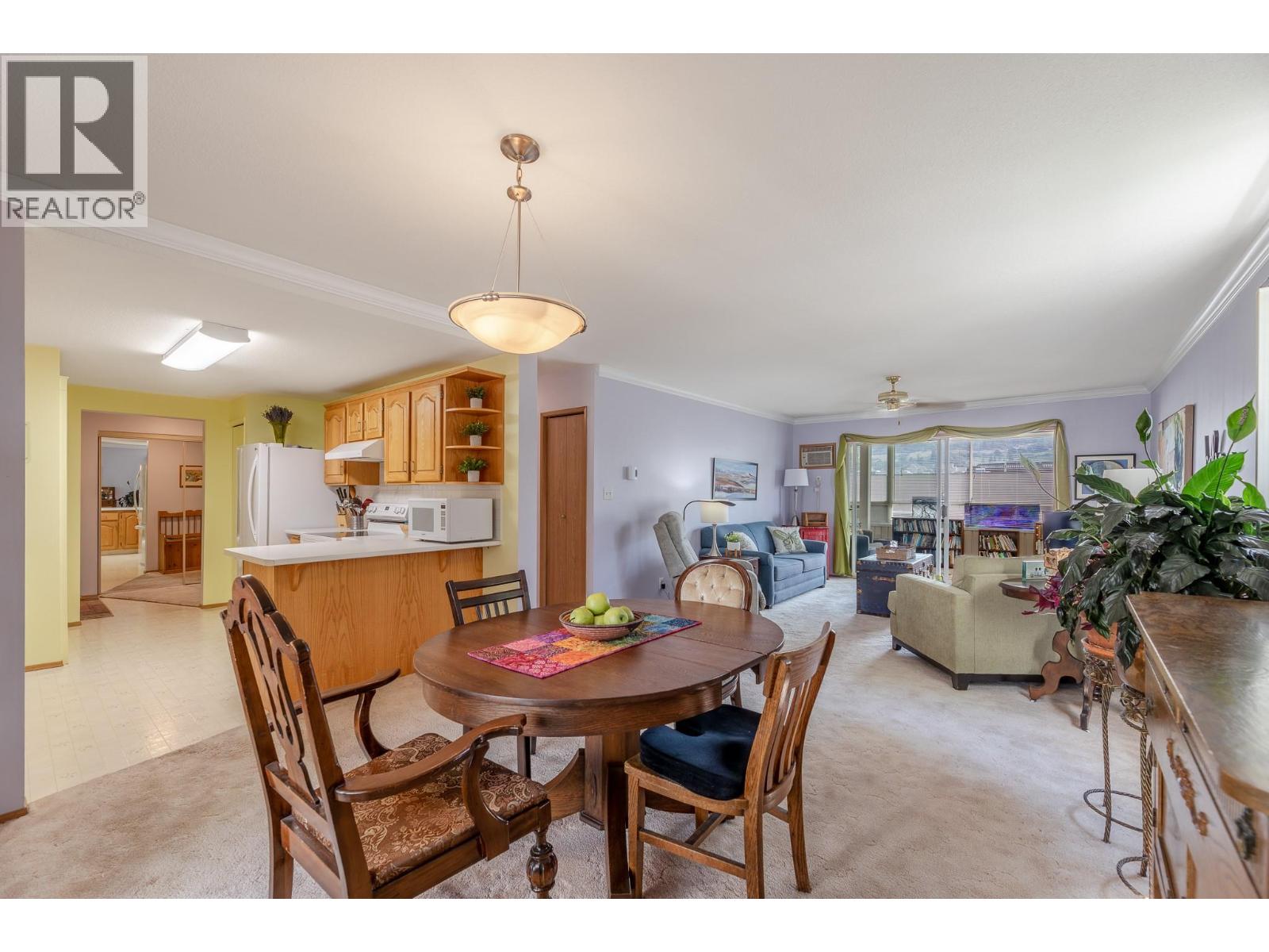 #210 272 GREEN Avenue W - 16