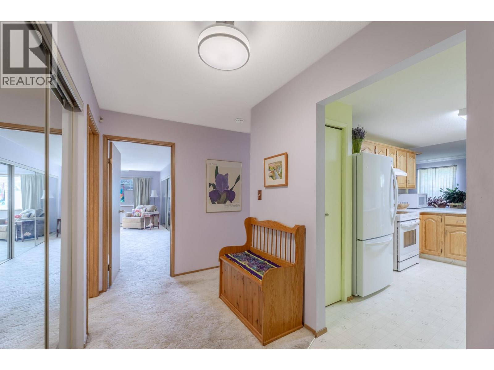 #210 272 GREEN Avenue W - 2