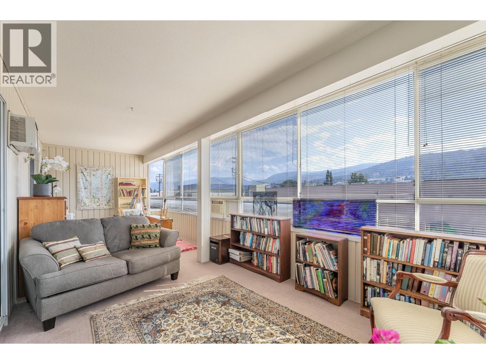 #210 272 GREEN Avenue W - 20