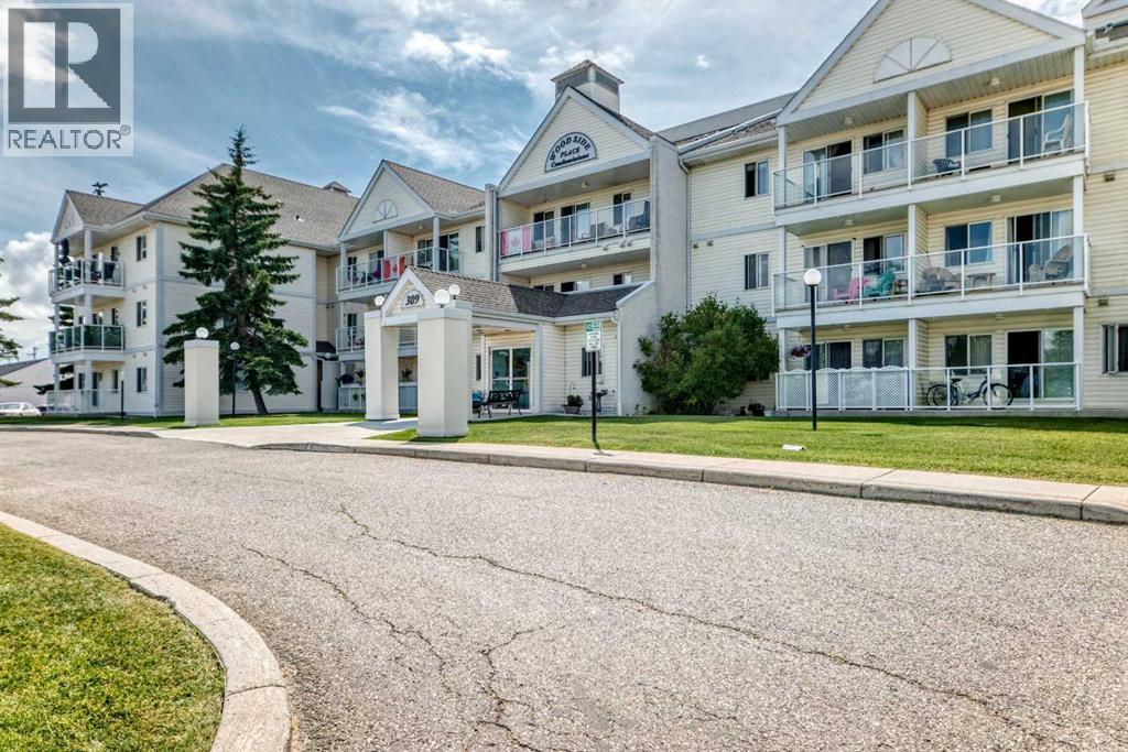 307, 309 Woodside Drive NW, Woodside, Airdrie photo 4