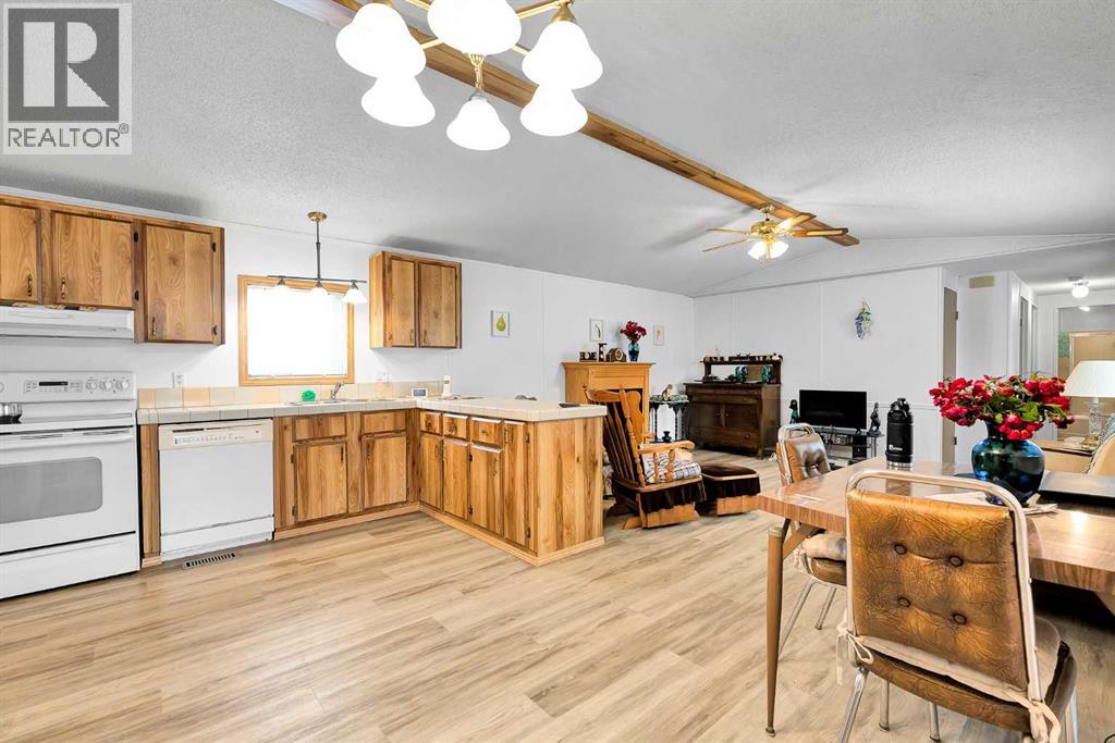 3123 Burroughs Manor NE - 6