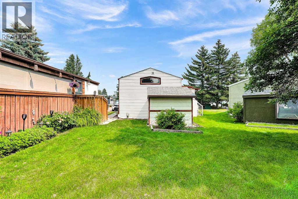 3123 Burroughs Manor NE - 34