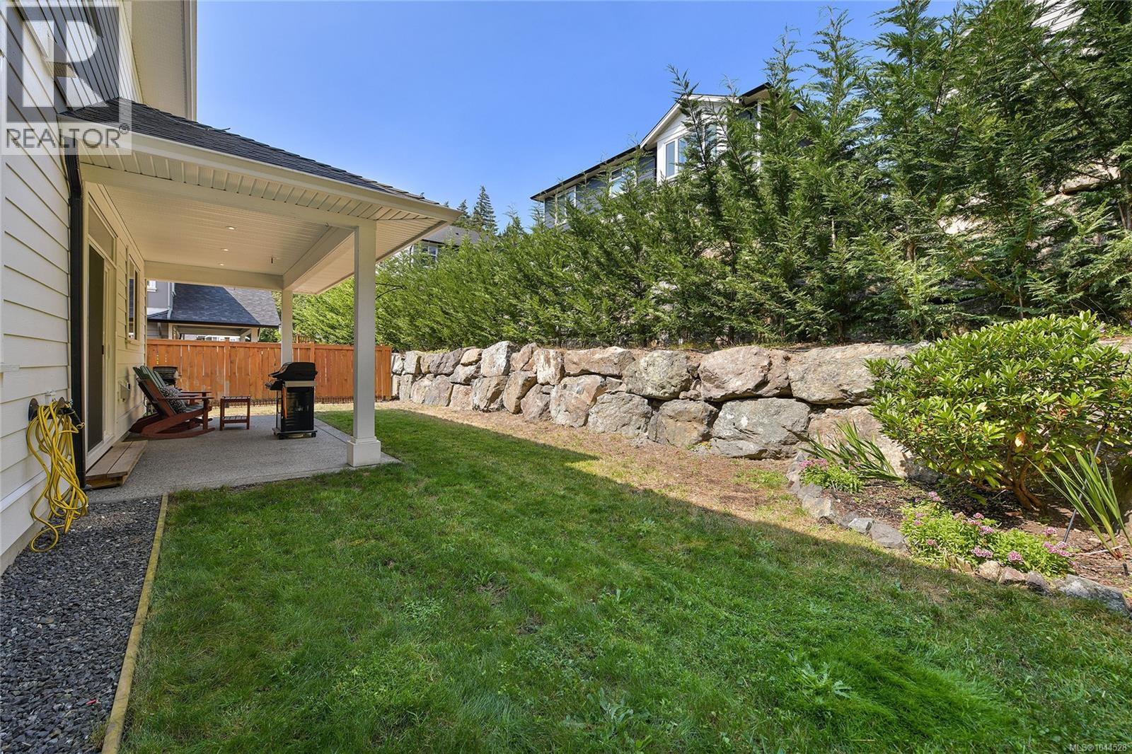 1122 Golden Spire Cres - 32