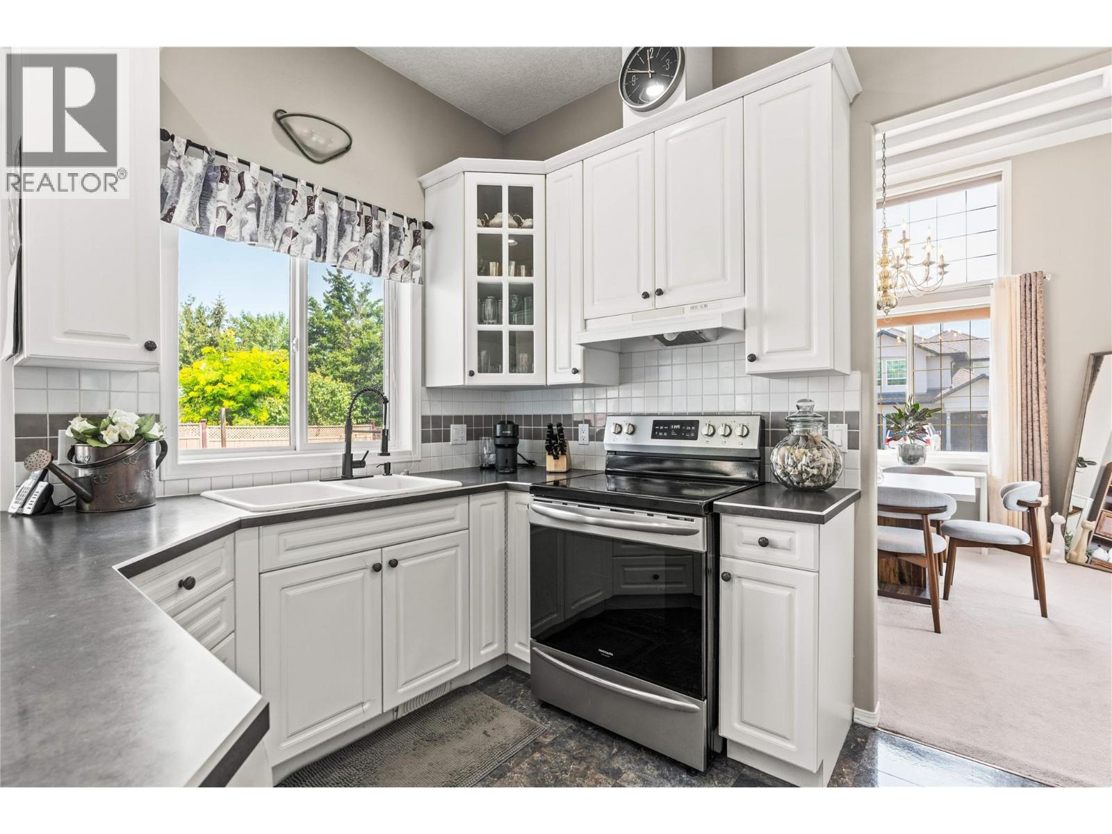 2302 Maundrell Avenue - 17
