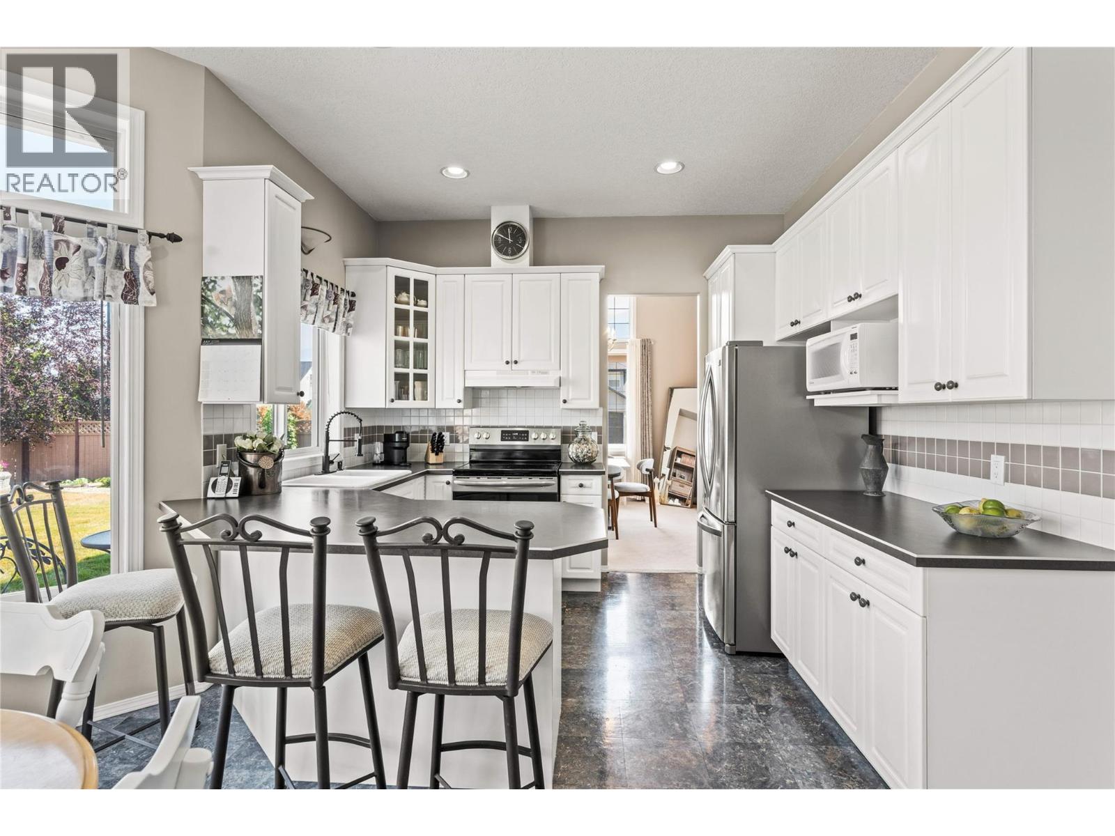 2302 Maundrell Avenue - 18