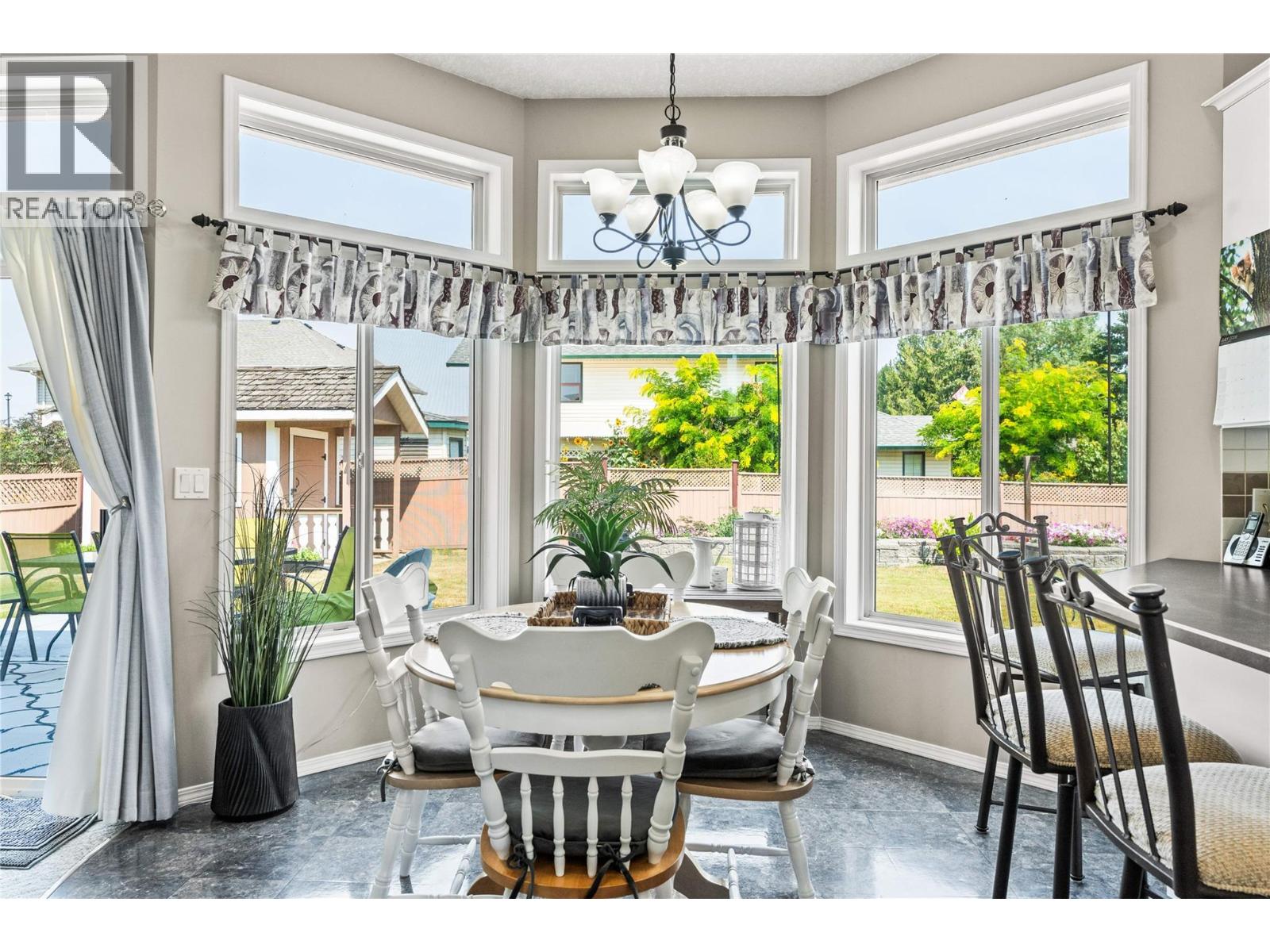 2302 Maundrell Avenue - 20