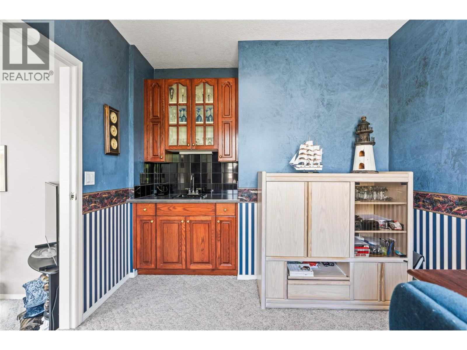 2302 Maundrell Avenue - 24
