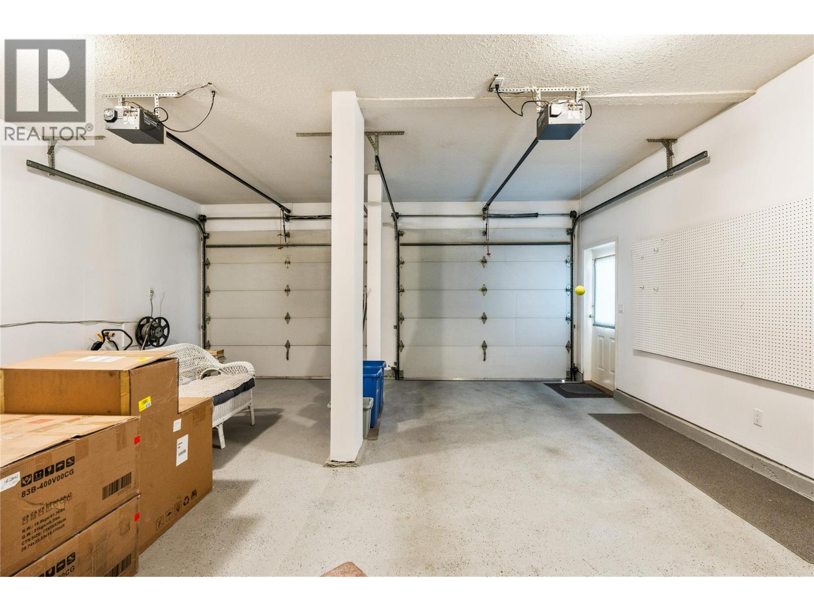 2302 Maundrell Avenue - 40