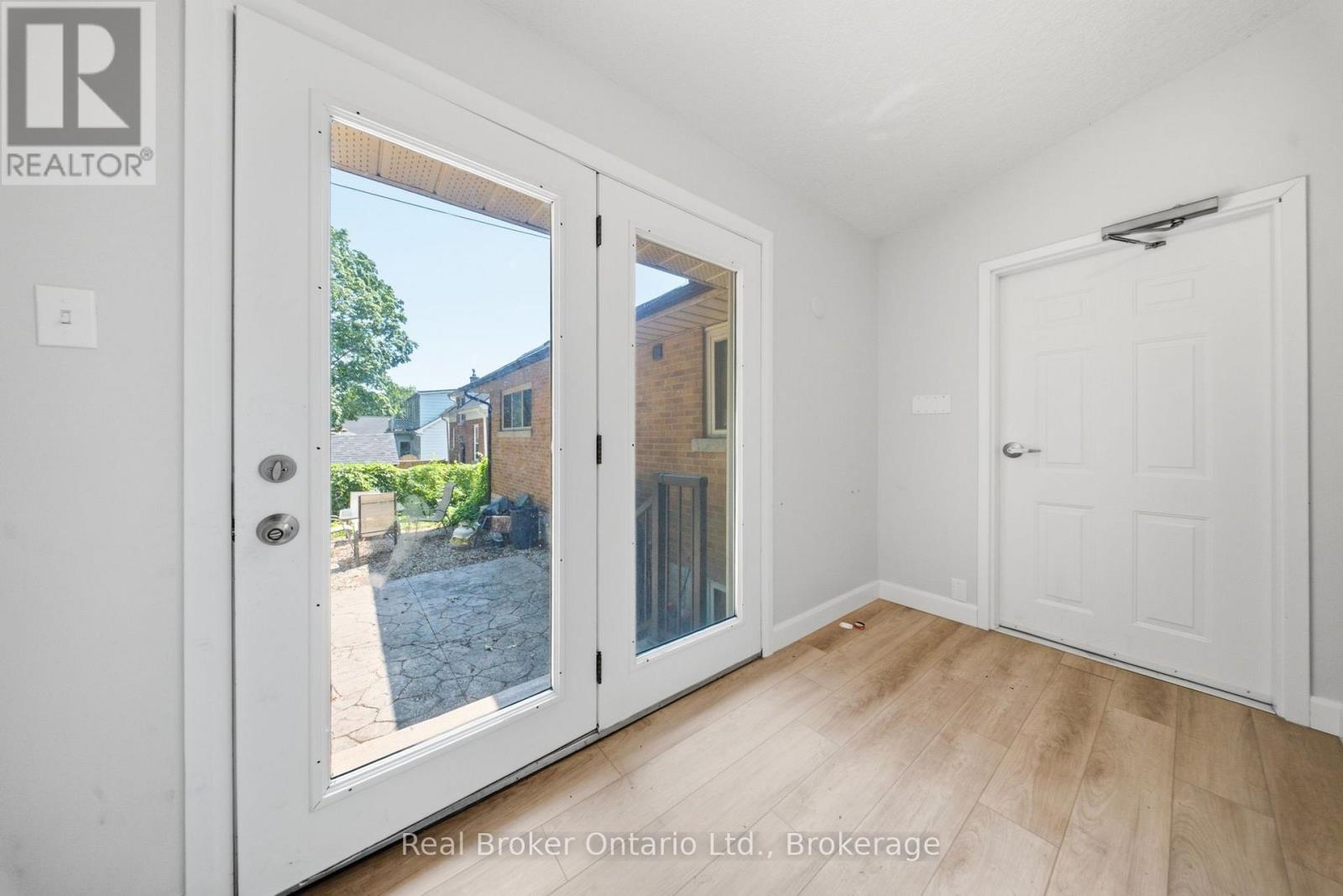 80 JACKSON AVENUE - 20
