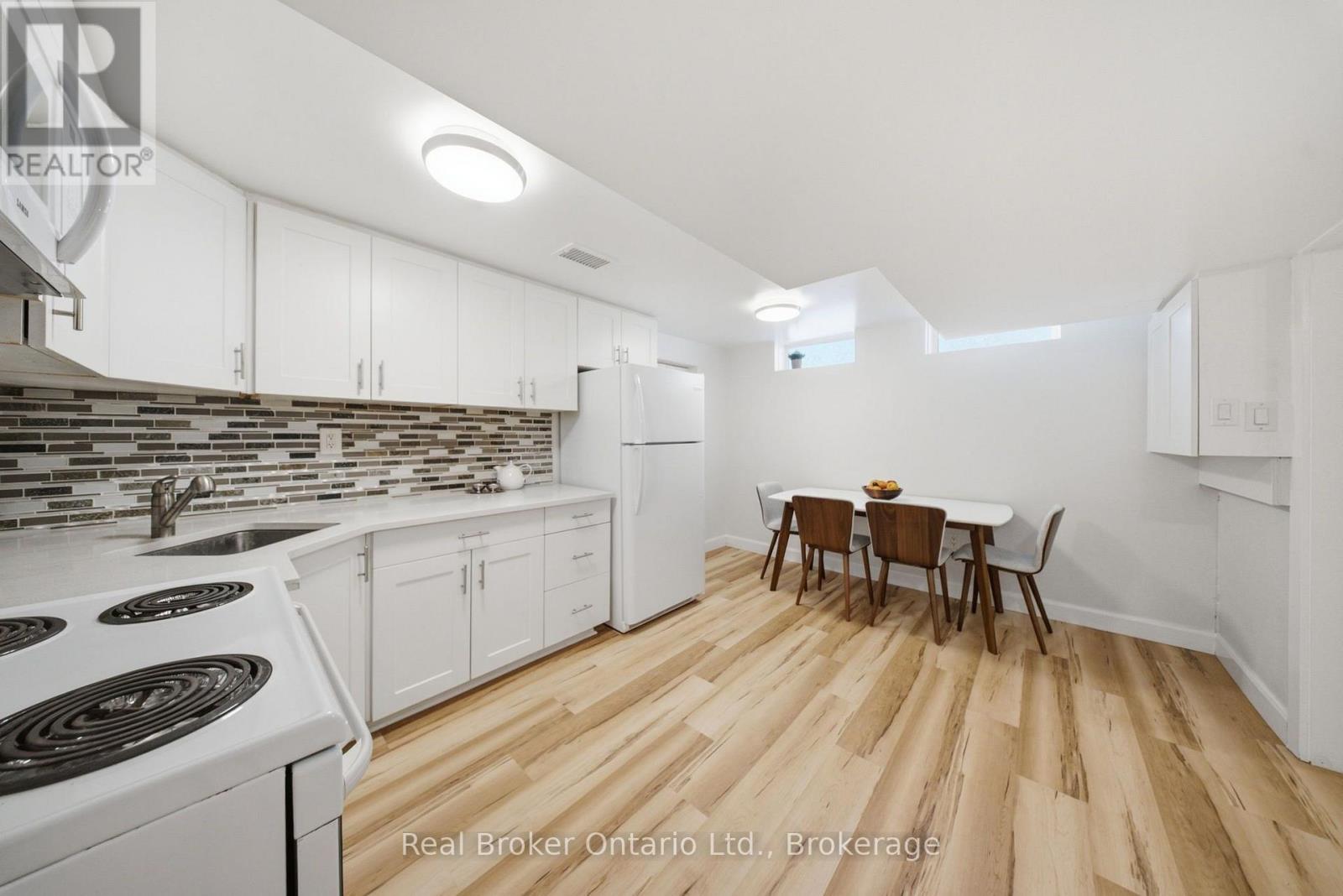 80 JACKSON AVENUE - 26