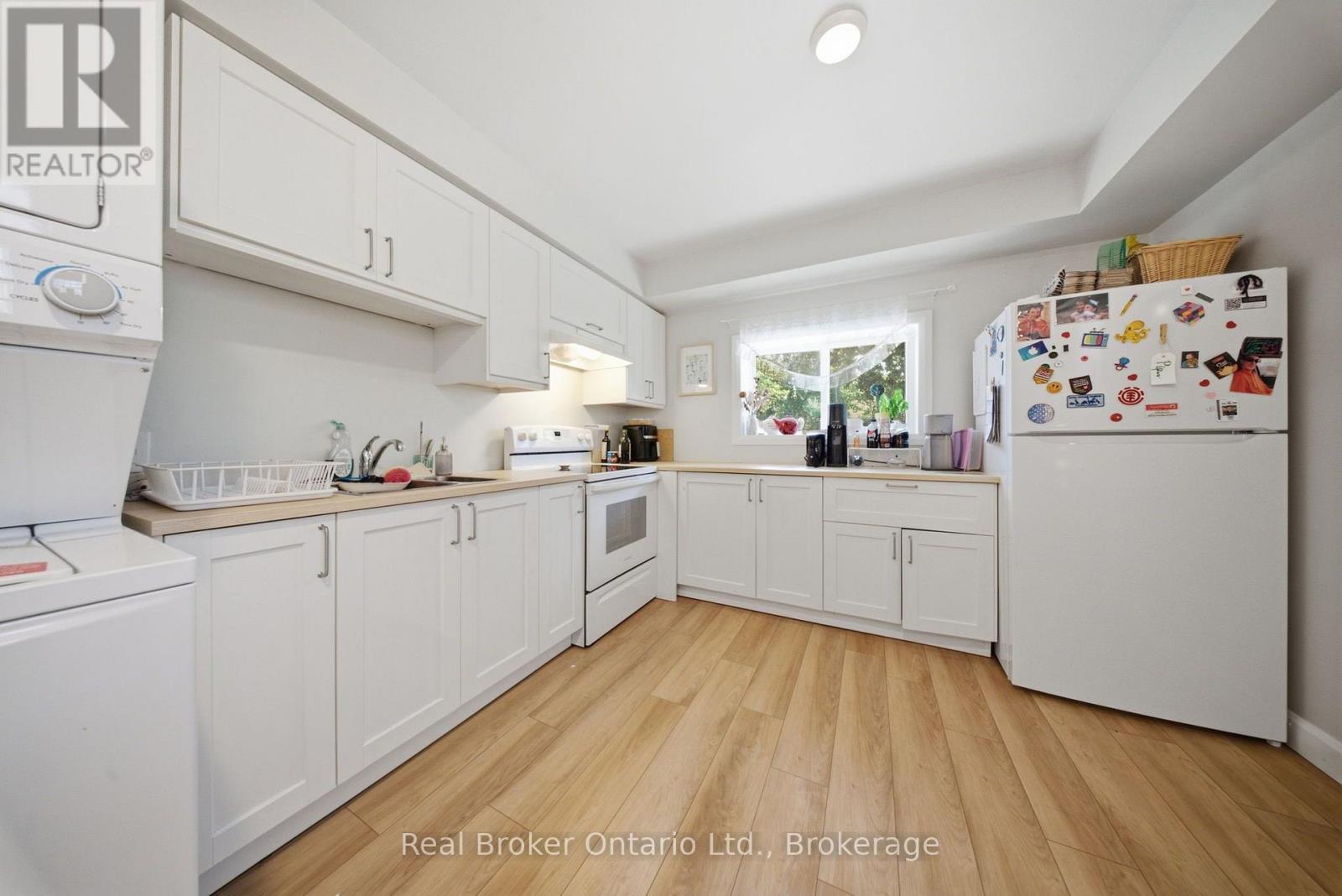 80 JACKSON AVENUE - 36