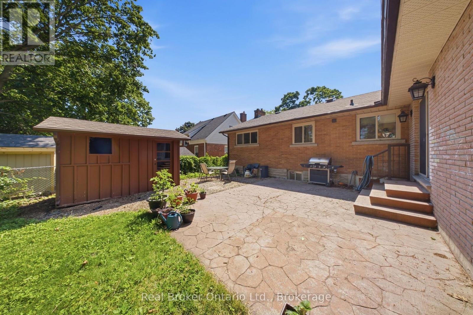 80 JACKSON AVENUE - 46