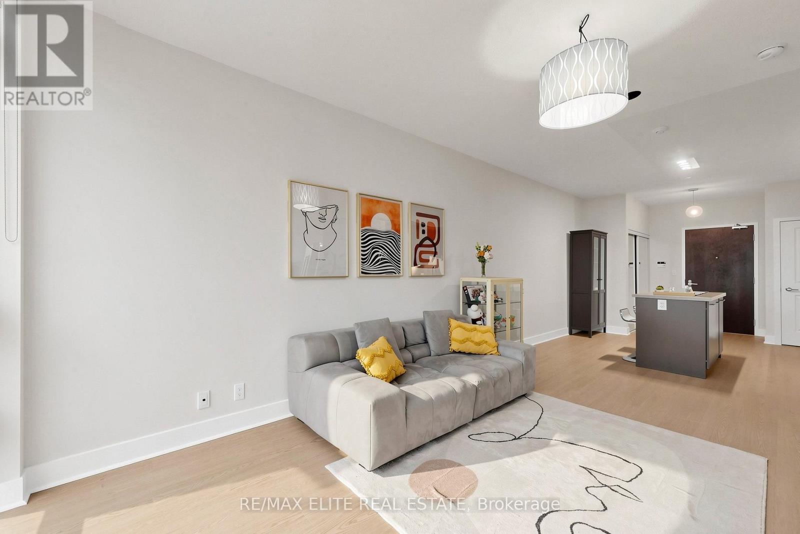 #1309 26 NORTON AVENUE - 11