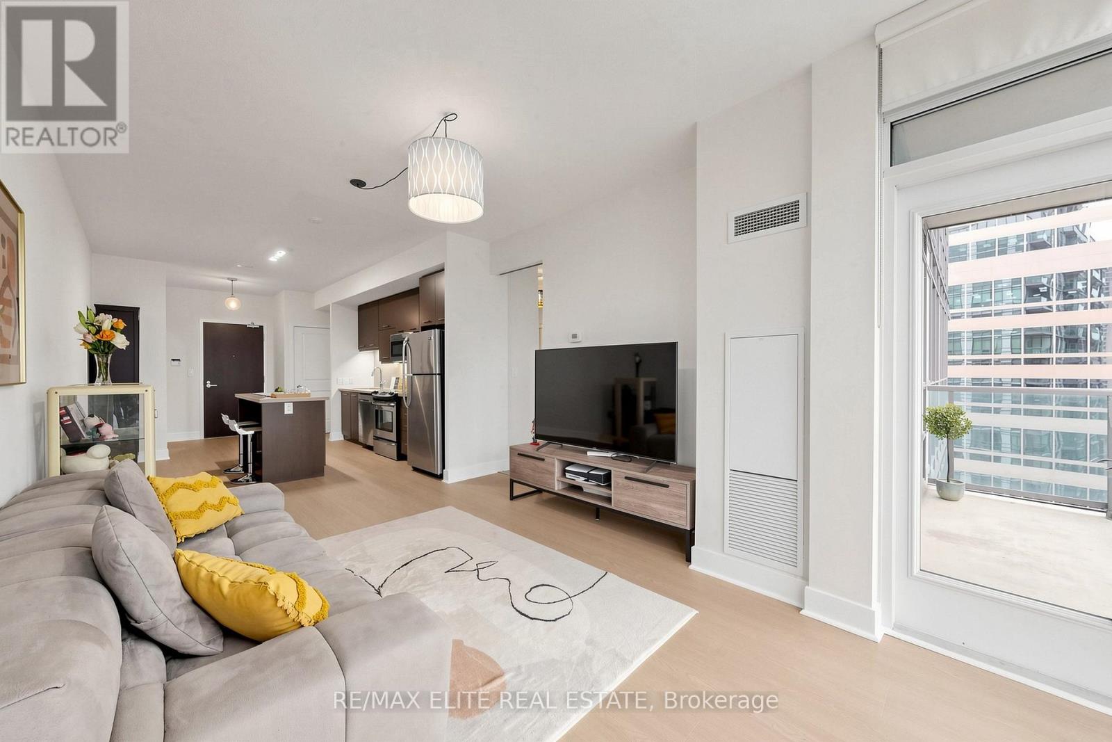 #1309 26 NORTON AVENUE - 13