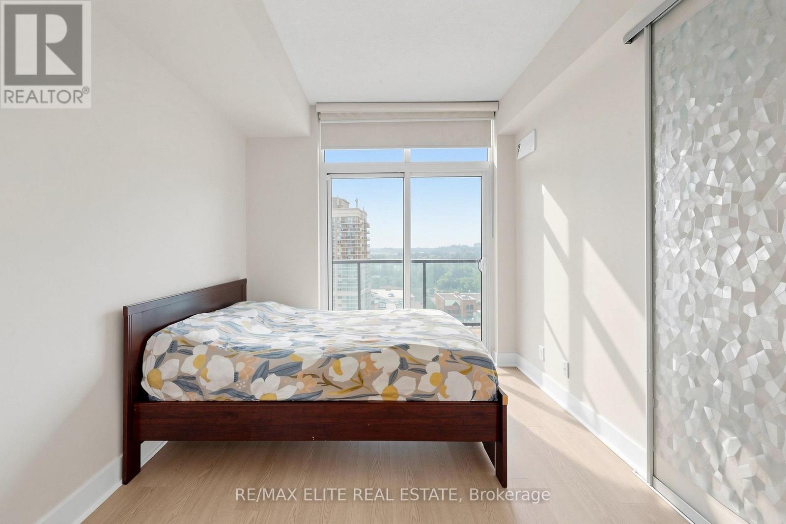 #1309 26 NORTON AVENUE - 15