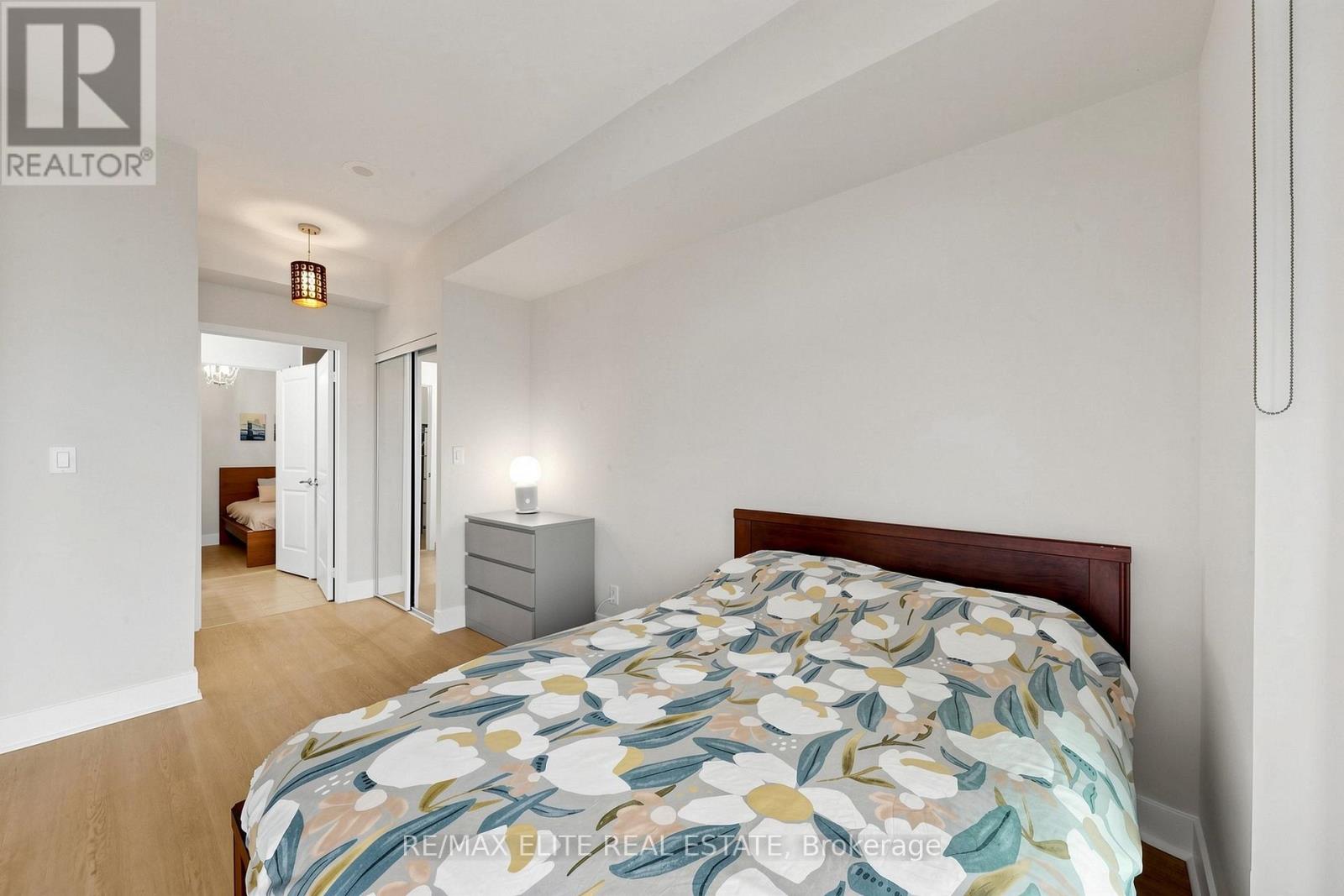#1309 26 NORTON AVENUE - 16