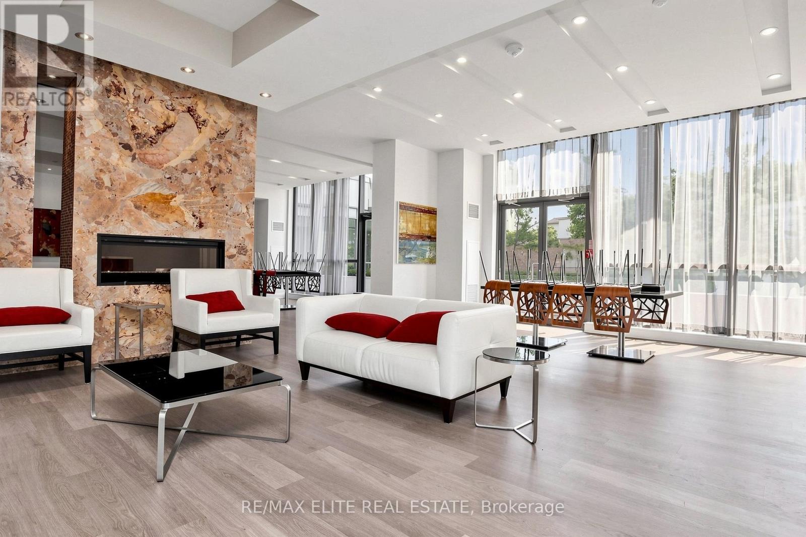 #1309 26 NORTON AVENUE - 25