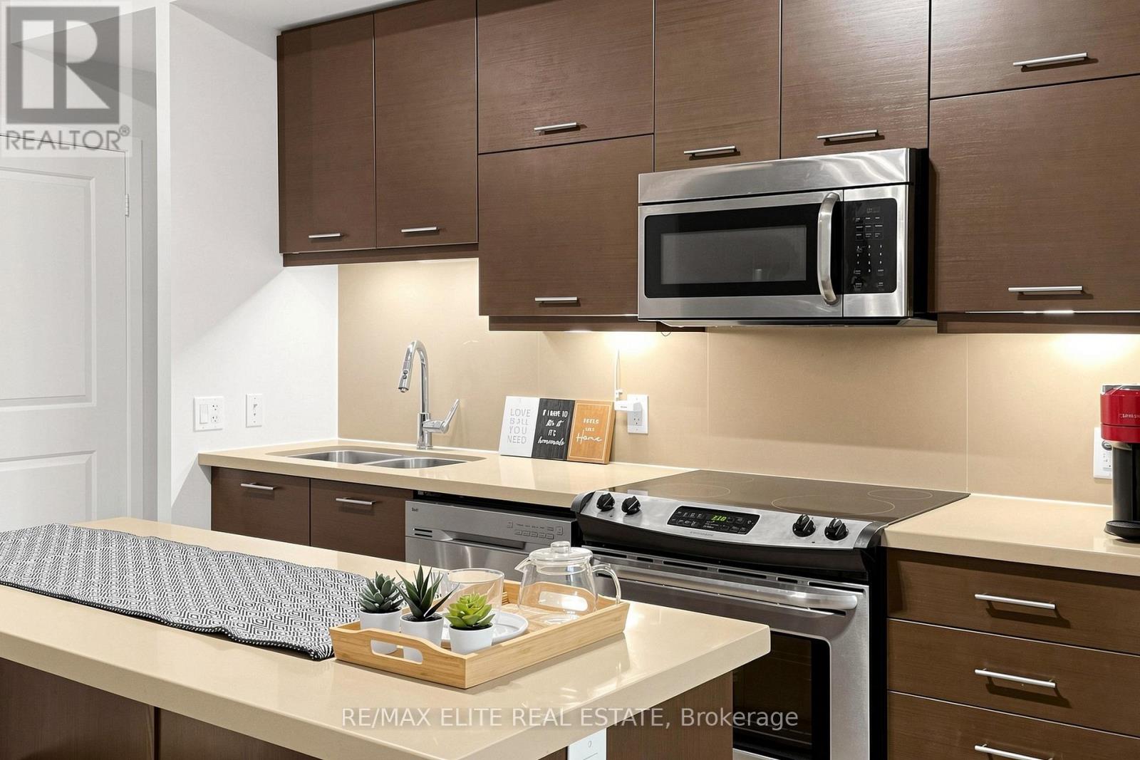 #1309 26 NORTON AVENUE - 6