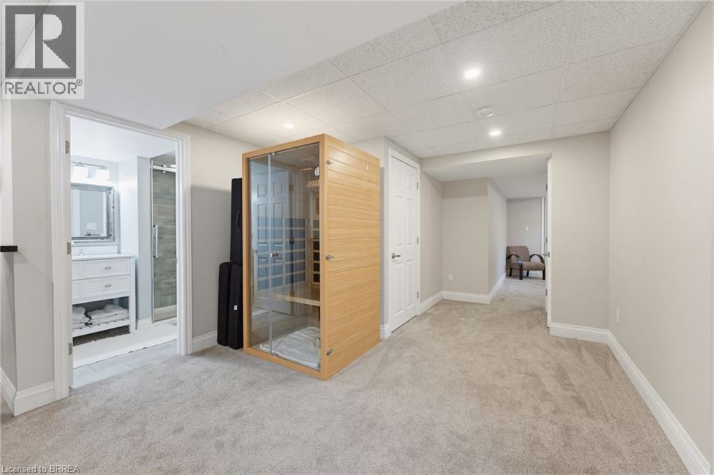 63A CLENCH Avenue - 27