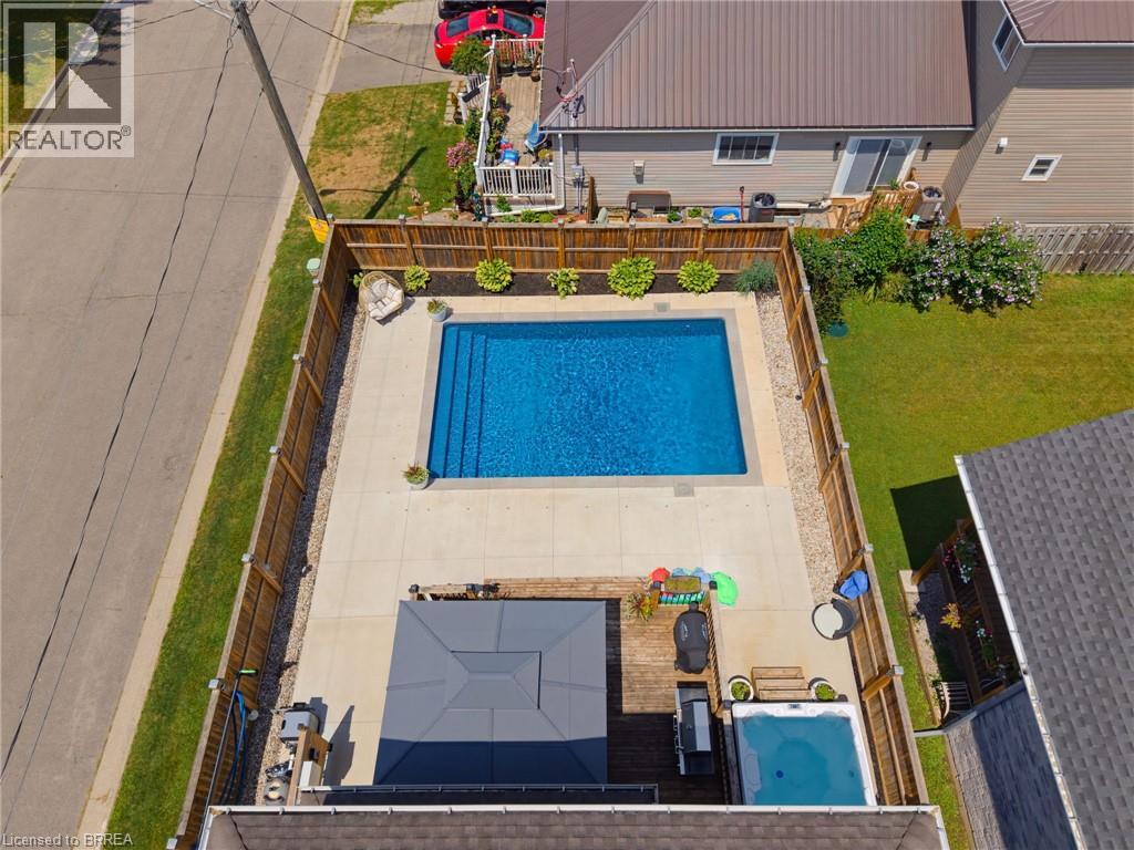 63A CLENCH Avenue - 39