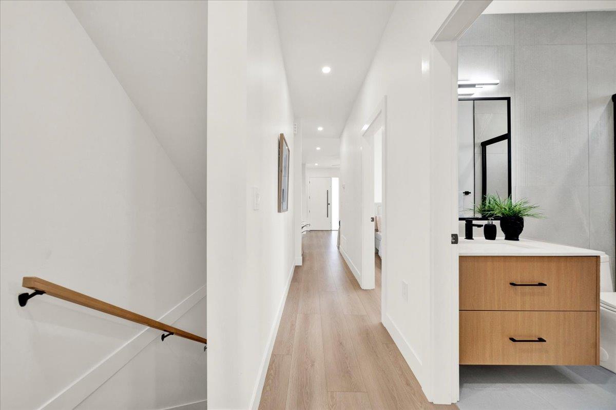 Thumbnail 24