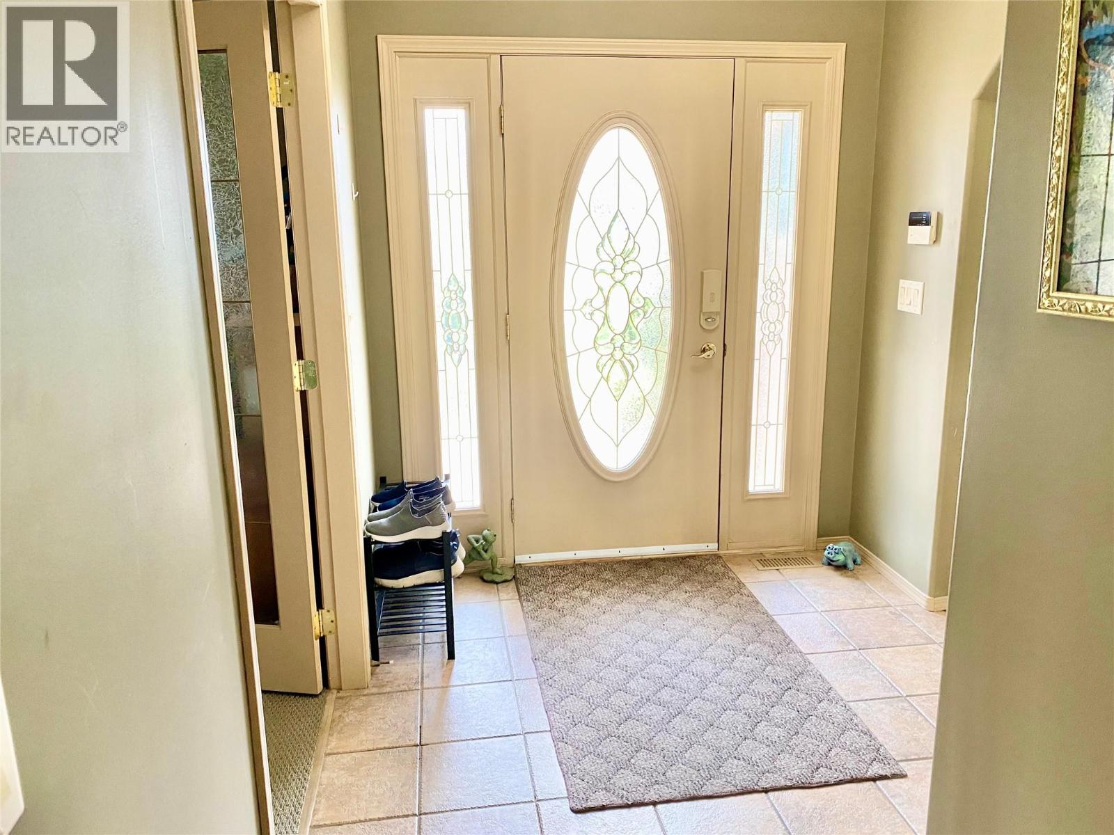 514 Oriole Way - 3